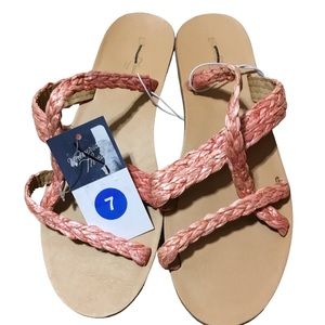 Universal Thread size 7 Sandals